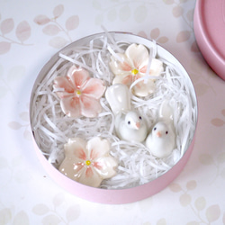 Creema限定「桜と白い鳩の箸置き」陶器の小鳥とお花のはしおきセット 7枚目の画像