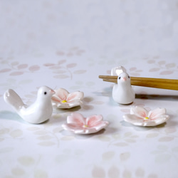 Creema限定「桜と白い鳩の箸置き」陶器の小鳥とお花のはしおきセット 4枚目の画像