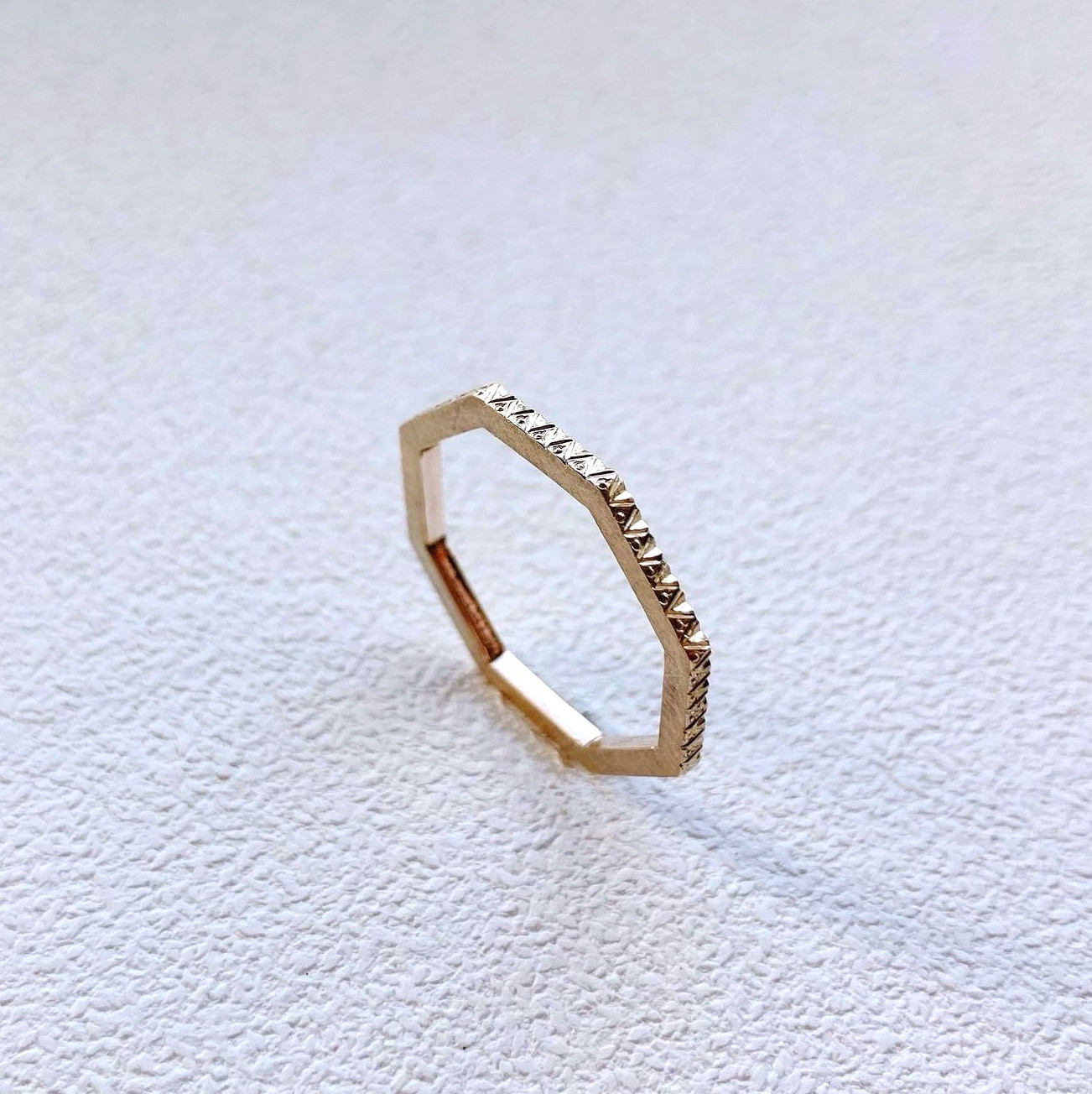 K18YGオッターゴノ*-八角形リング(細) 石なし