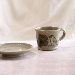 民間藝術風格的杯子和碟子“Tsubaki White-eye” 第4張的照片