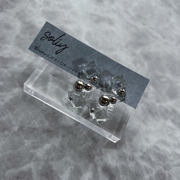 803 再販 シルバー×クリア 氷 アシンメトリー 大ぶり ピアス