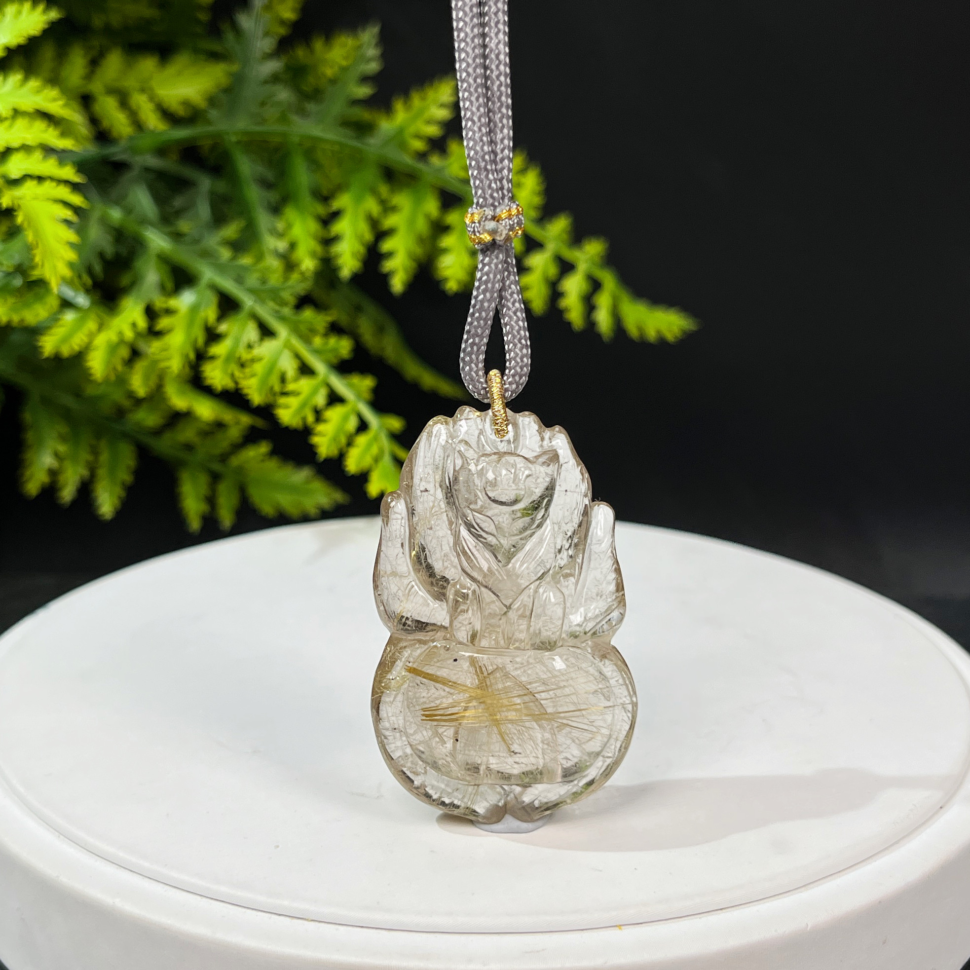 の置物　ネックレス用の穴あり！ ラビットヘアールチル　本水晶龍 の彫刻