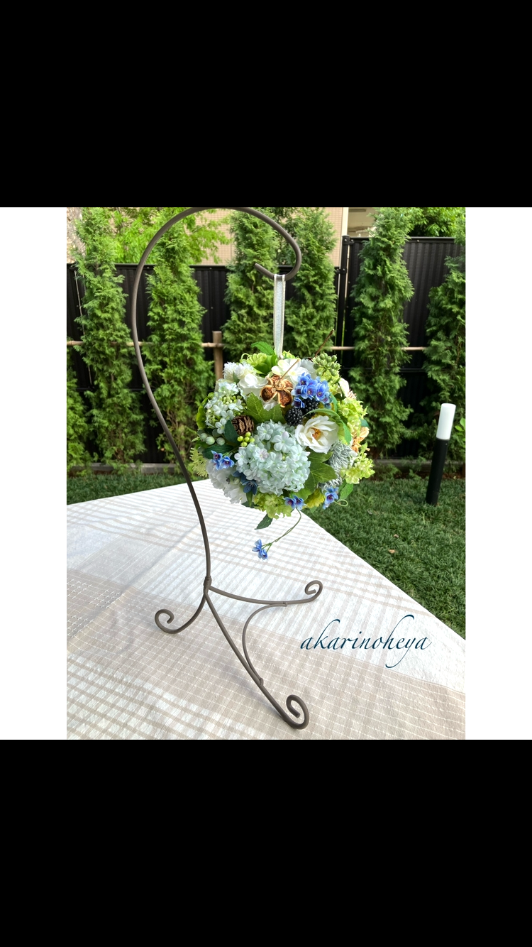 初夏の爽やかボールブーケ　フラワーボール　17㎝　アーティフィシャルフラワー　四方見　結婚式  スタンド付き