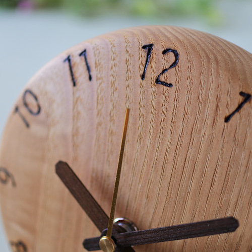 栗の木の丸時計150φ 置時計兼用タイプ クリヤー仕上げ 算用数字123