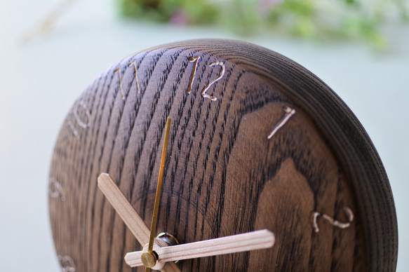 栗の木の丸時計150φ 壁掛けタイプ　ダークブラウン仕上げ　算用数字 123 4枚目の画像