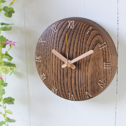 栗の木の丸時計150φ 置時計兼用タイプ　ダークブラウン仕上げ　ローマ数字ⅠⅡⅢ 3枚目の画像