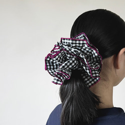 フリルが可愛いビッグシュシュ シュシュ The Almond Shop 通販