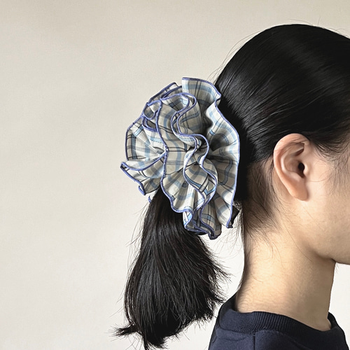 フリルが可愛いビッグシュシュ シュシュ The Almond Shop 通販