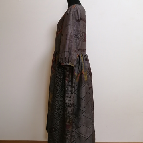 着物リメイク 大島紬パッチワークAラインワンピース お値下げしました。 SOLD 着物リメイク ワンピース 大島紬パッチワーク ワンピース