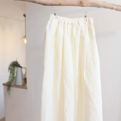 春夏にかかせない白スカート♪上質国産リネンのタックギャザースカート☆オフホワイト 2枚目の画像