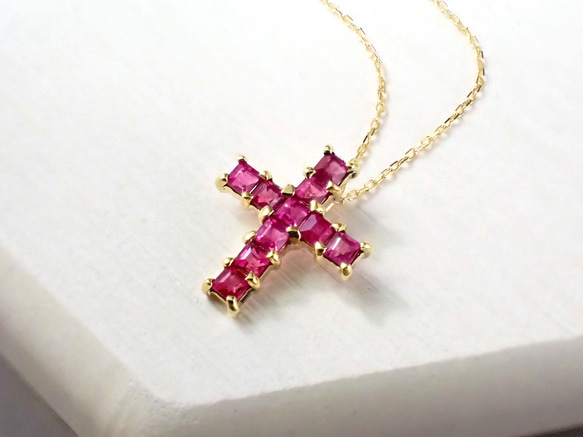 K18 ・18金　ルビー　スクエア　ペンダントネックレス　新品 K18 スクエアルビークロスネックレス ネックレス・ペンダント