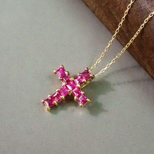 K18 スクエアルビークロスネックレス ネックレス・ペンダント