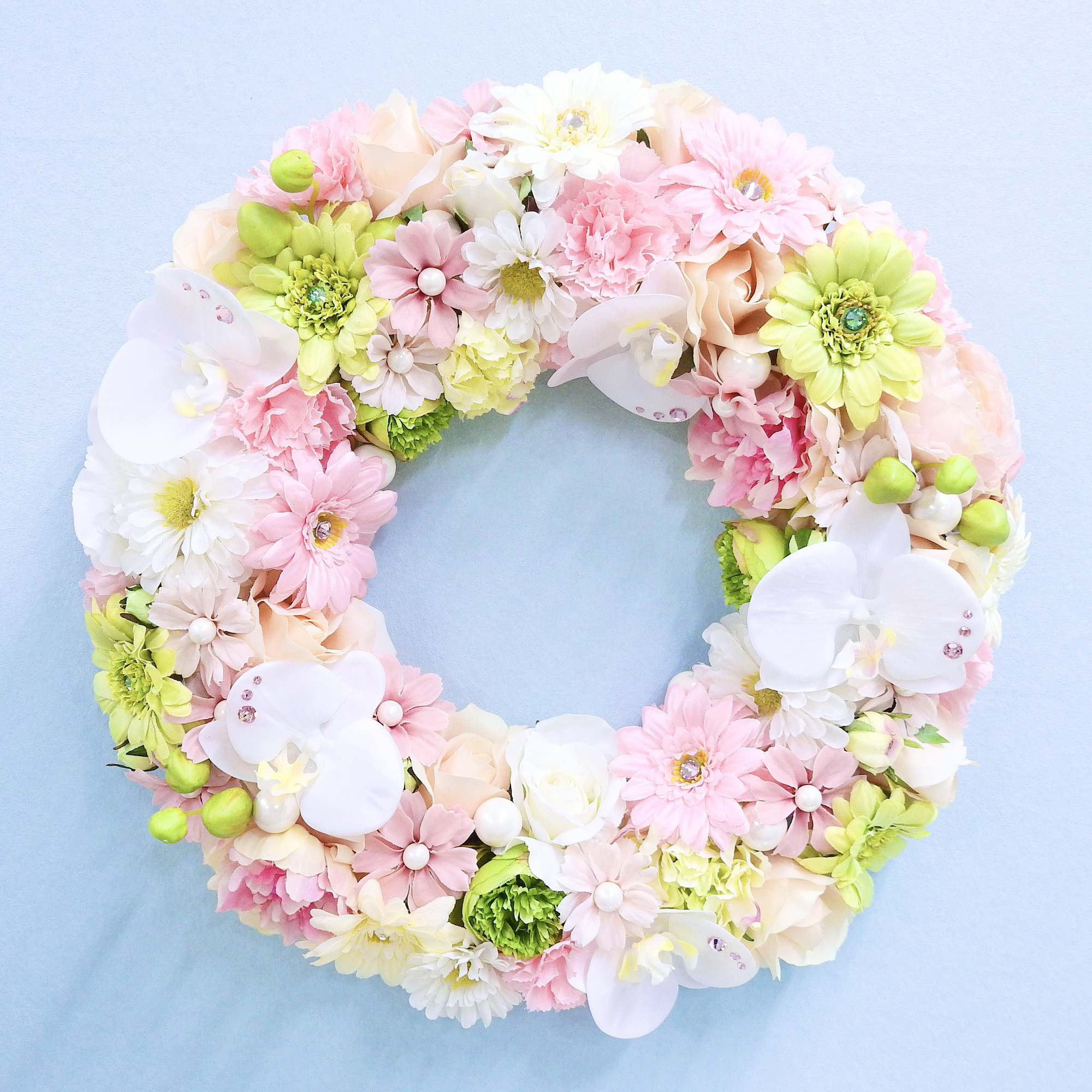 送料無料＊３５cm 華やかな胡蝶蘭とガーベラとカーネションのパステルカラーリース(スワロフスキー＆パール)