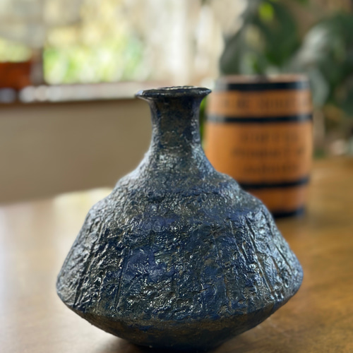 夏色の涼しげなブルーが美しい陶器の花瓶 一輪挿し・花瓶・花器 やよい