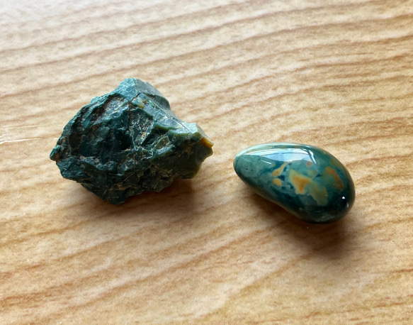 出雲 花仙山産碧玉 出雲石 手づくりビーズとミニ原石 2個セット