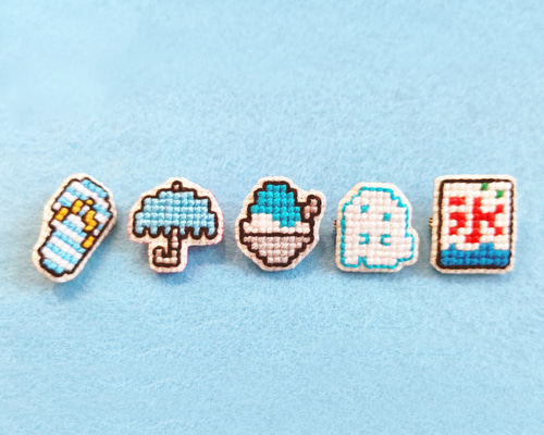 ハンドメイド ブローチなど、オーダーも受け付けてます！ 手刺繍【全身刺繍】オーダーメイドうちの子キーリング・ブローチ