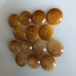 アンティーク ボタン 7個　ビンテージ 昭和 レトロ 個性的 ハンドメイド素材 日本製 ポップ アクセ ベージュ 2枚目の画像