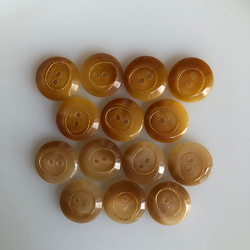 アンティーク ボタン 7個　ビンテージ 昭和 レトロ 個性的 ハンドメイド素材 日本製 ポップ アクセ ベージュ 1枚目の画像