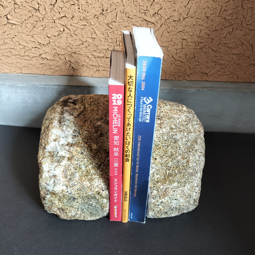 錆石(玄武岩) ブックエンド