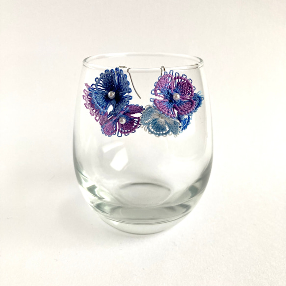 糸の花咲くピアス　ミックスカラー　紫陽花　ニャンドゥティ　 13枚目の画像