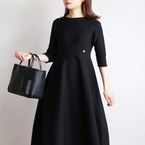 華奢見えが叶う◎】ホールガーメント フィットアンドフレア