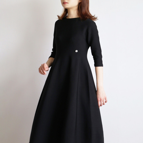 華奢見えが叶う◎】ホールガーメント フィットアンドフレアワンピース