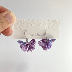 糸の花咲くピアス　パープル　紫陽花　ニャンドゥティ　 3枚目の画像
