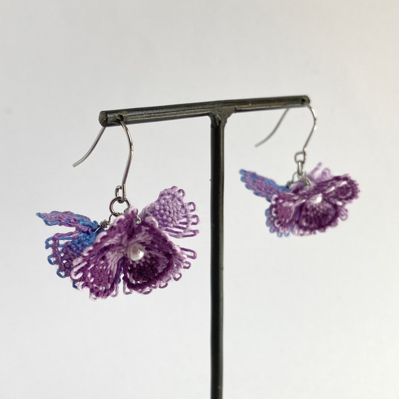 糸の花咲くピアス　パープル　紫陽花　ニャンドゥティ　 5枚目の画像