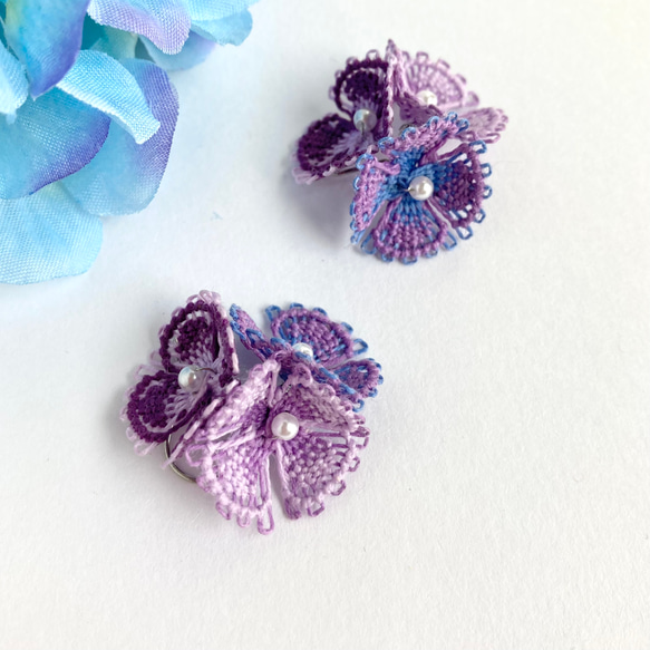 糸の花咲くピアス　パープル　紫陽花　ニャンドゥティ　 1枚目の画像