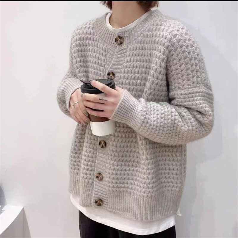 【即納】ざっくりとした編み柄が目を惹く、クルーネックカーディガン ベージュ