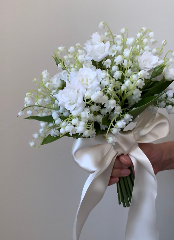 リボンが選べる　清楚なすずらんとミニバラのウエディングブーケ..ブートニア付 スズランのお花 ミニバラ