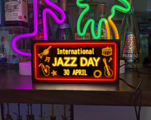 JAZZ ジャズディ サックス ギター トランペット 喫茶 ミニチュア