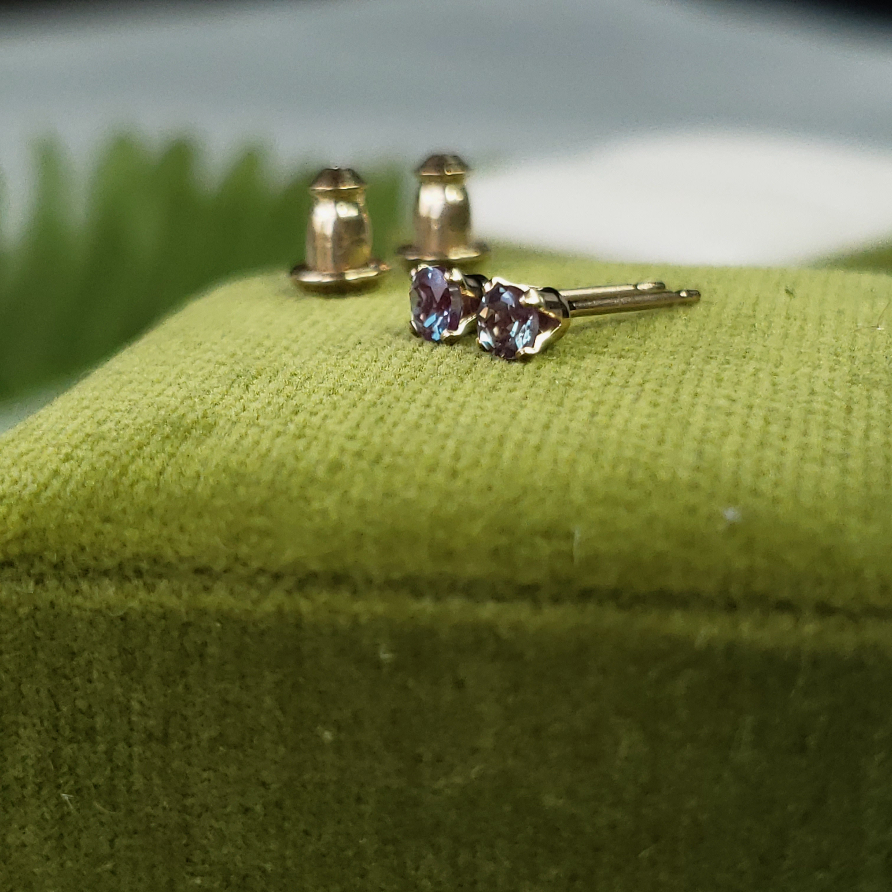 小さな　ベゼルネックレスセット 3mm　カラーチェンジ　アレキサンドライト　合成石　14Kgf