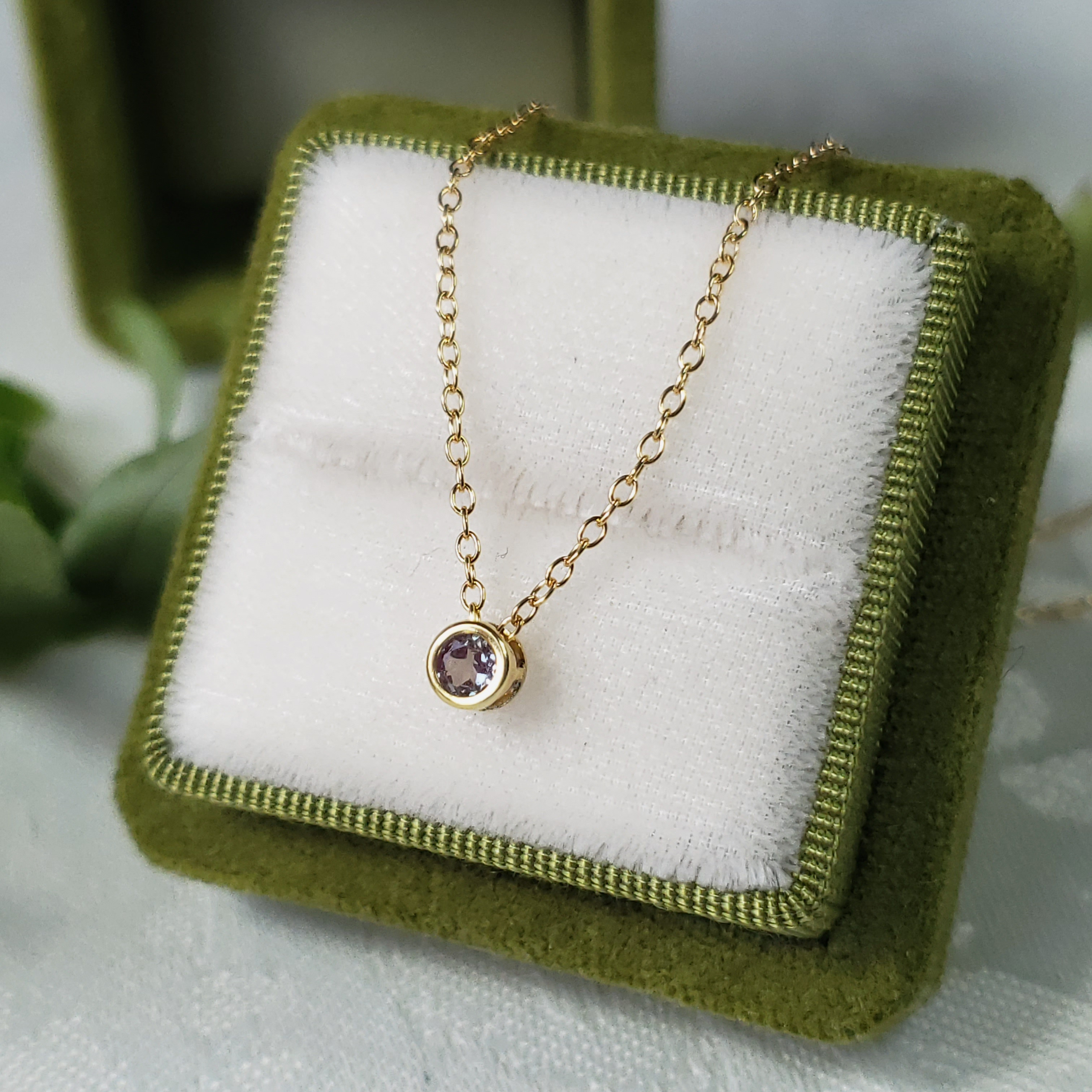 小さな　ベゼルネックレスセット 3mm　カラーチェンジ　アレキサンドライト　合成石　14Kgf