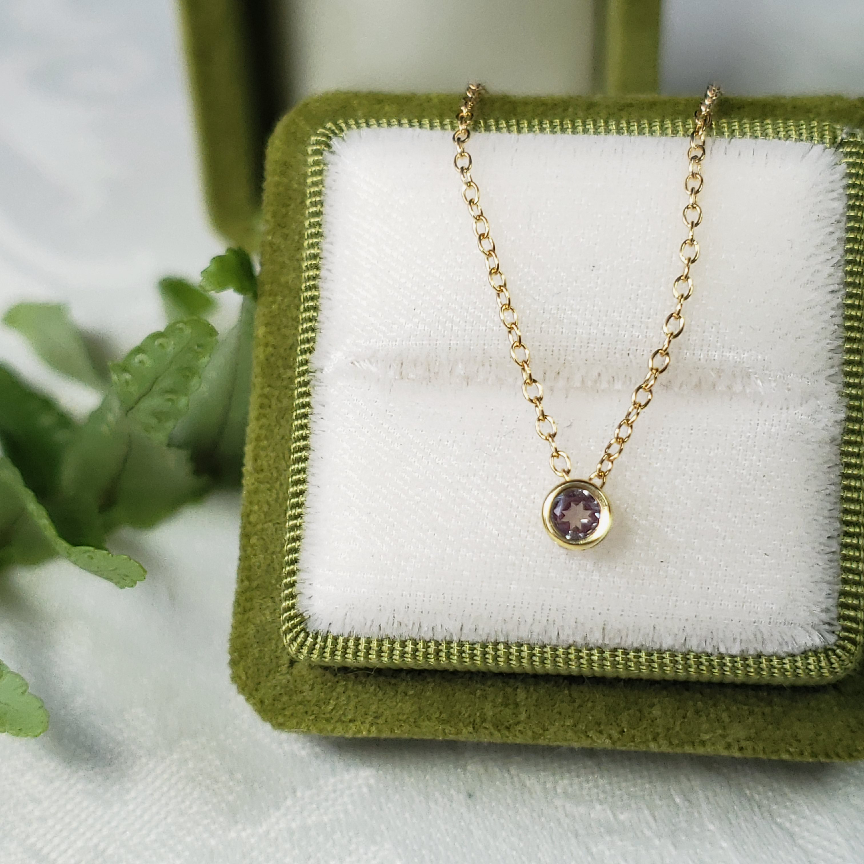 小さな　ベゼルネックレスセット 3mm　カラーチェンジ　アレキサンドライト　合成石　14Kgf