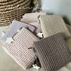 数量限定★ころんと可愛い小さめポーチ　刺繍入り　使いやすいコンパクトポーチ ヌビポーチ リップなど小さなコスメポーチに！ 2枚目の画像
