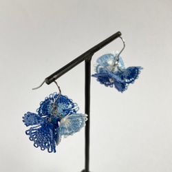 糸の花咲くピアス　ブルー　紫陽花　ニャンドゥティ 14枚目の画像