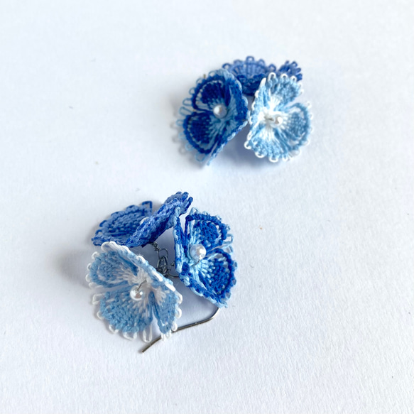 糸の花咲くピアス　ブルー　紫陽花　ニャンドゥティ 19枚目の画像