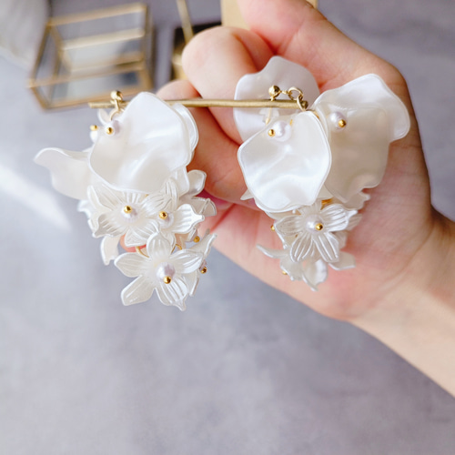 ▽ シルク サテン 揺れる 白無垢 プルメリア 花 結婚式 ウェディング