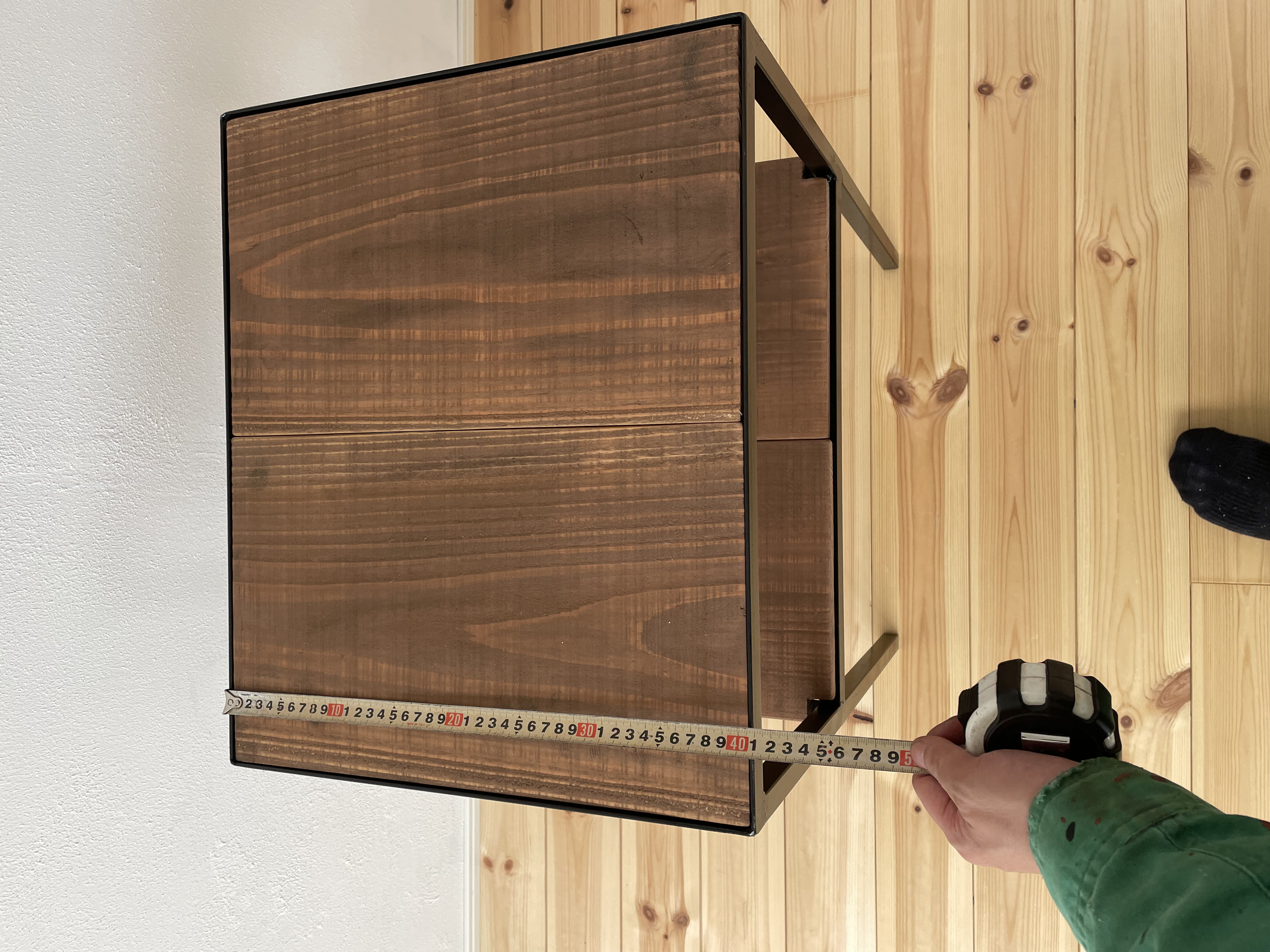 サイドテーブル