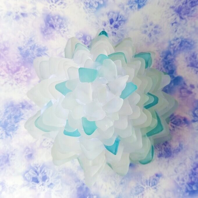 【オーダー】シーグラスのお花のランプシェード ホワイト＆ブルーグリーン×ライトグリーン 木の芽月（このめづき）【海灯花】