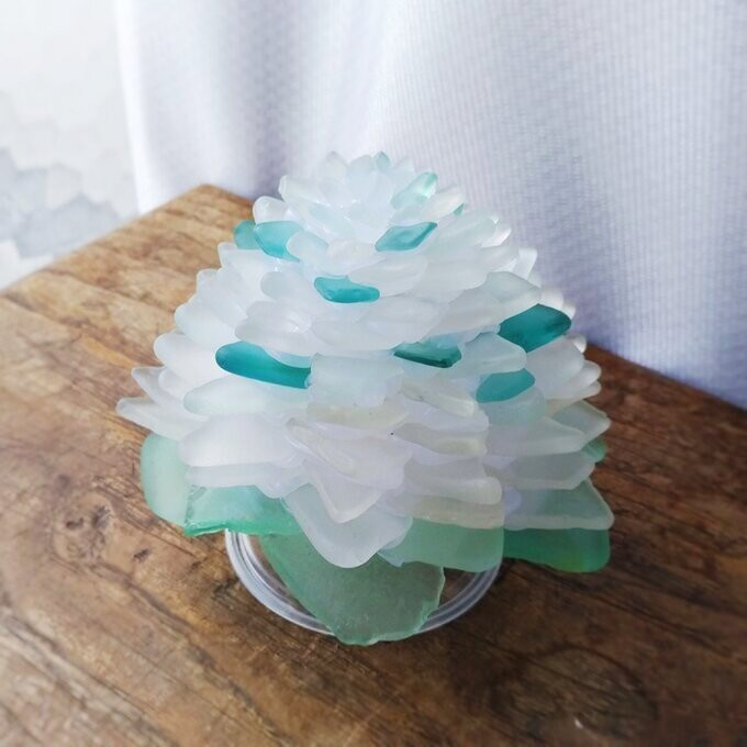 【オーダー】シーグラスのお花のランプシェード ホワイト＆ブルーグリーン×ライトグリーン 木の芽月（このめづき）【海灯花】