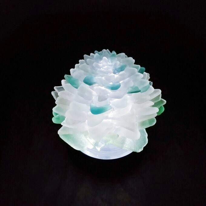 【オーダー】シーグラスのお花のランプシェード ホワイト＆ブルーグリーン×ライトグリーン 木の芽月（このめづき）【海灯花】