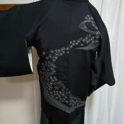 オシャレブラック羽織り 正絹 花柄刺繍 法被 だんじり祭 10枚目の画像