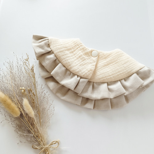 名入れOK／ポコポコガーゼのフリルスタイ* スタイ・よだれかけ こまり