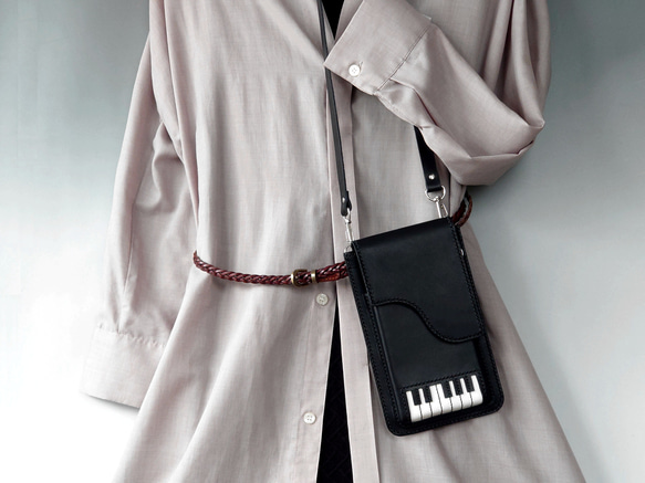 《特集掲載》個性派！【ピアノ】スマホポシェット＆ハンマーチャーム【肩紐長さ調整可・2way】袋ラッピング無料 2枚目の画像