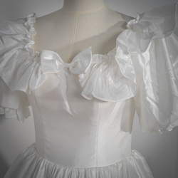 新作！プリンセスウェディングドレスフランス風シンプルなエレガントなデザインで、身長が低めの花嫁にピッタリG120 4枚目の画像