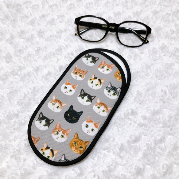 １５０７．大人可愛い　ねこ猫ネコ柄のメガネケース　マイクロファイバー使用スリムタイプ　再販２ 1枚目の画像