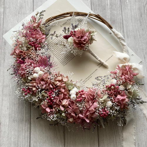 アートフラワーリースブーケ　パープル・ホワイト・ピンク ブライダルブーケ 桜ピンクのリースブーケ ＊ギフト ウェディングブーケ ブーケ