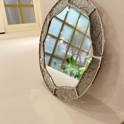エンボスガラス - 花の形をした丸い鏡はめ込みガラスの家の装飾 2枚目の画像